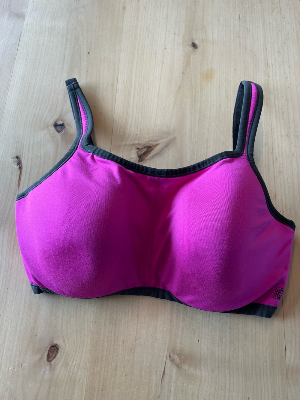 Natori pink sports bra